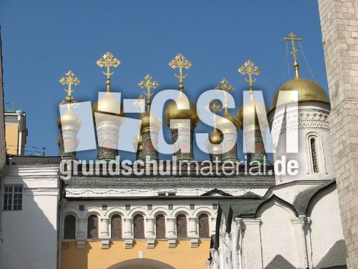 357 Kuppeln der Erlöser Kathedrale.JPG